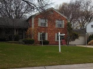 35727 Old Homestead Dr, Farmington Hills, MI