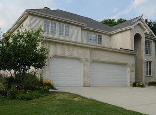 2208 Carlow Dr, Darien, IL 60561