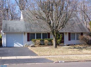 23 Long Loop Rd, Levittown, PA 19056