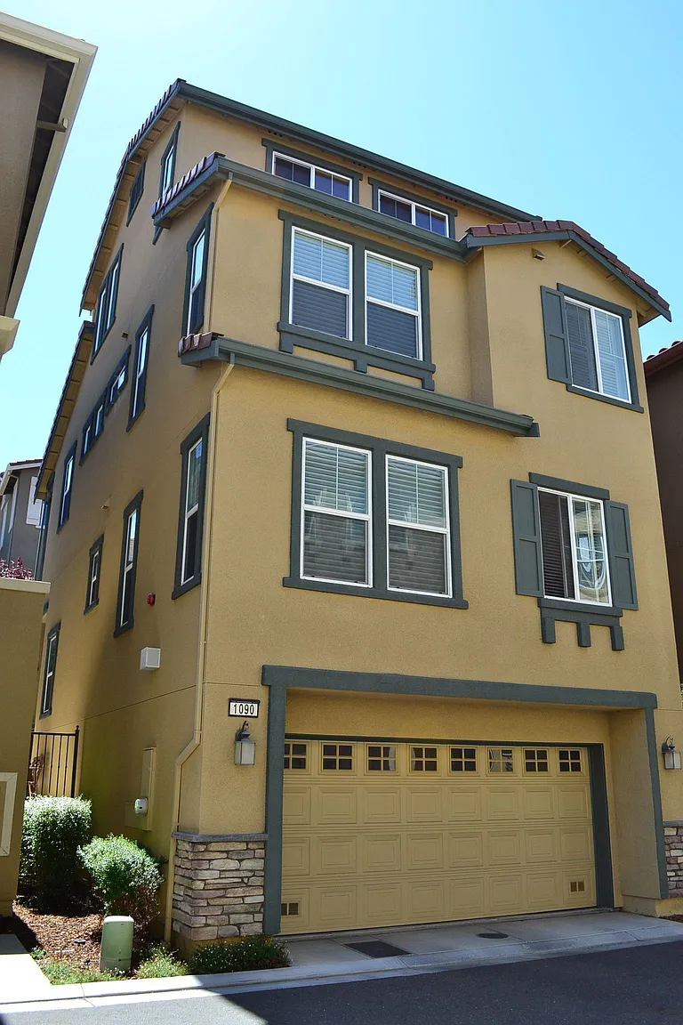 1090 Claridad Loop photo 1
