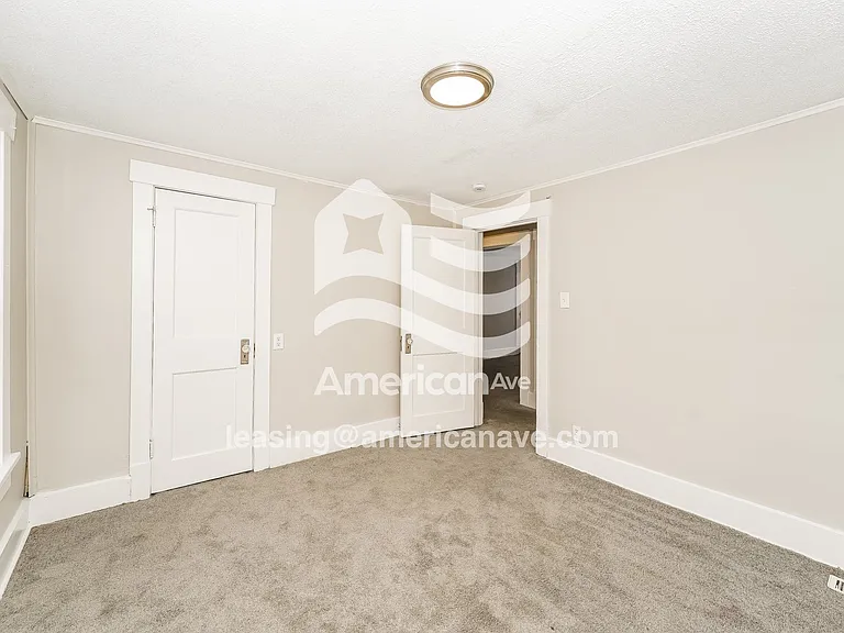 1732139_011_bedroom_12.jpg
