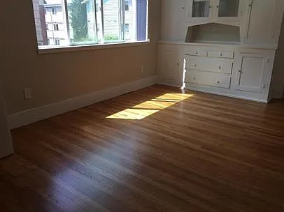 4253 9th Ave NE Seattle WA 98105 LCG -(C) — Photo 4
