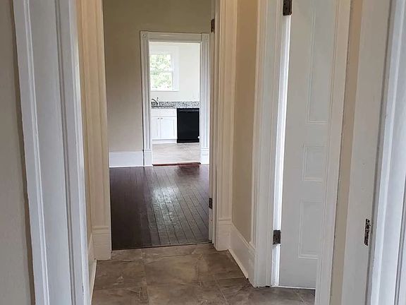 4th image of 133 Carolina St #1