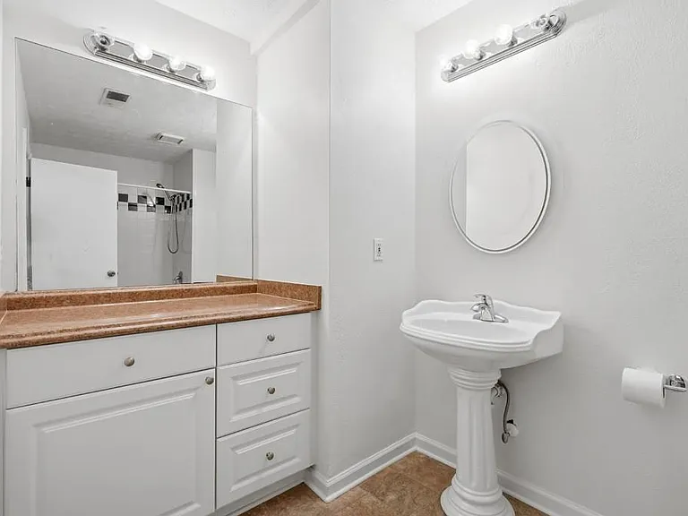 4061 Keheley Glen Dr NE — Photo 12