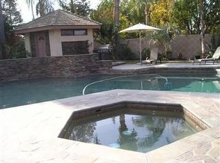 2001 Haggin Oaks Blvd, Bakersfield, CA 93311