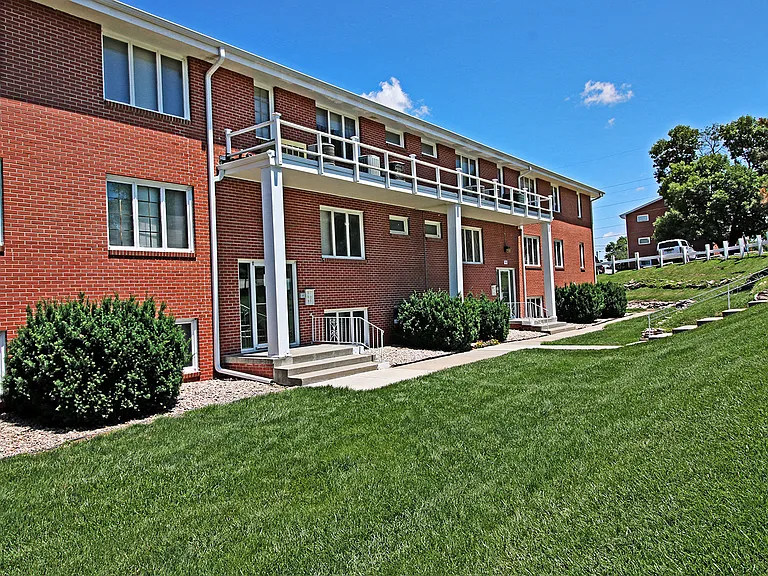 Flats on 75th — Photo 15