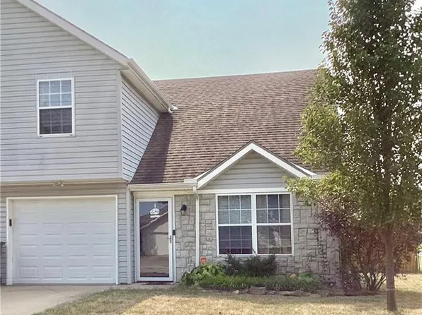 1131 Dean Dr, Grain Valley, MO 64029