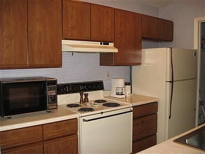 4th image of 1401 Lake Pointe Way #14018