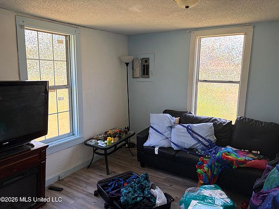 3rd image of 1913 35th Ave