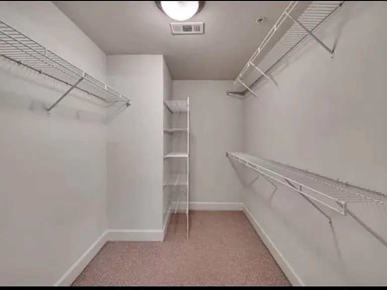 1390 Dutch Valley Pl NE — Photo 33
