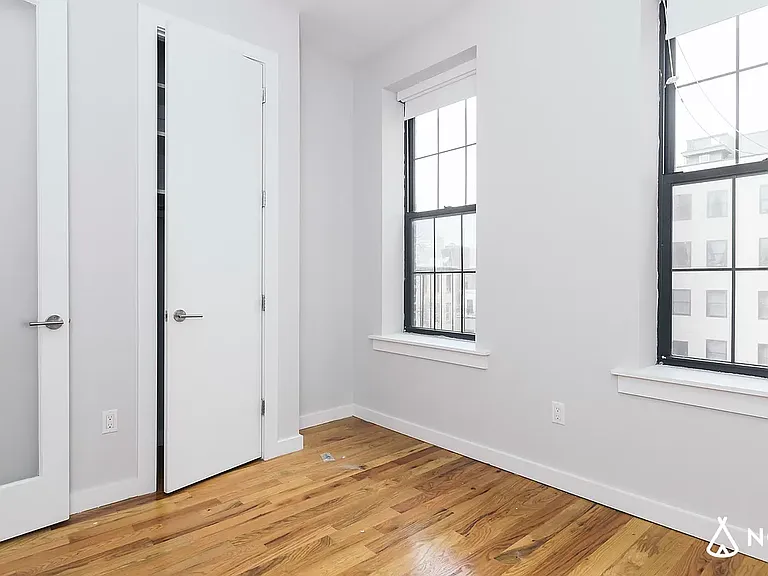 381 S 3rd St #1-C — Photo 5