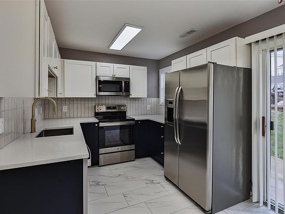 5th image of 1233 Woodland Point Dr APT A