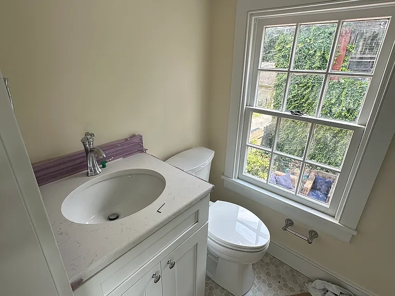 10 E Hartwell Ln — Photo 9