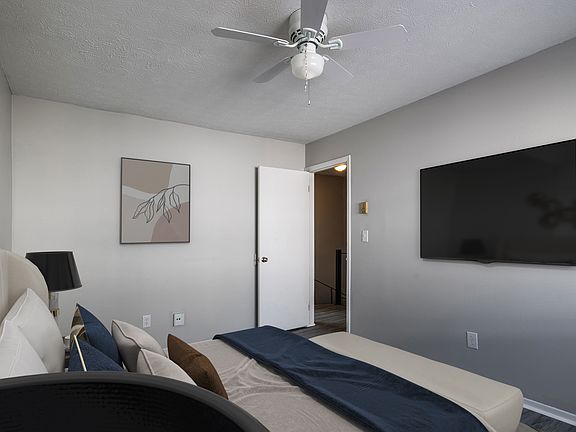 5th image of 720 Pine Knolls Dr #12589499