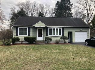 13 Clifford Dr, Ballston Lake, NY 12019