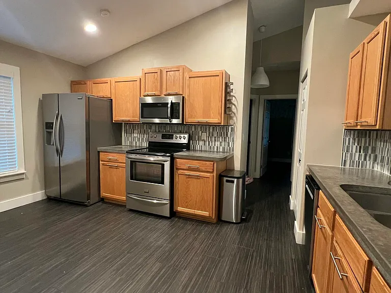 1115 Main St — Photo 6