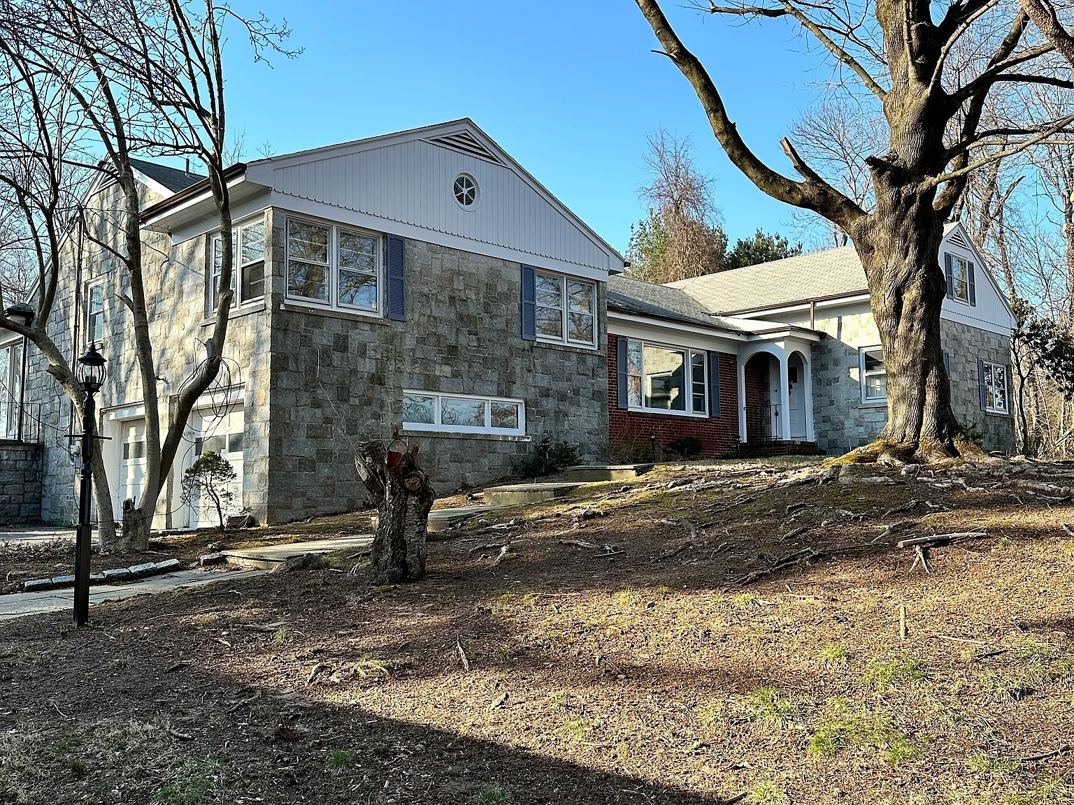 6 bed, 3.0 bath, 3112 sqft, $4,000 — Photo 2
