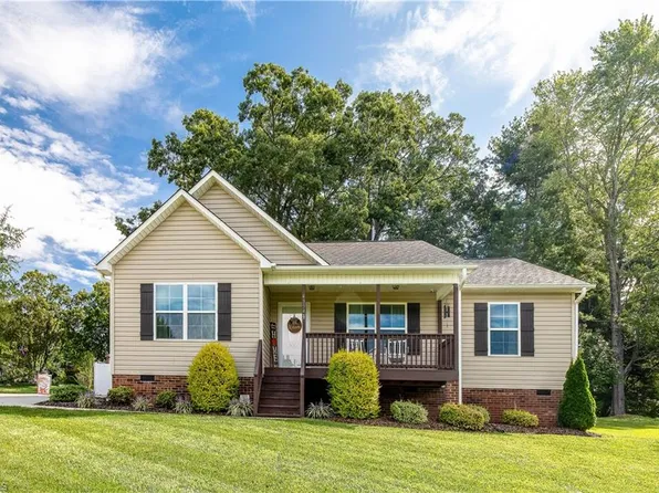 4354 Briarcliff Rd, Thomasville, NC 27360