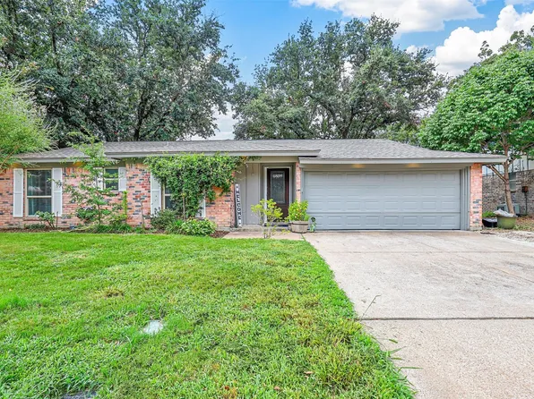 1104 S Thornbush Cir, Arlington, TX 76013