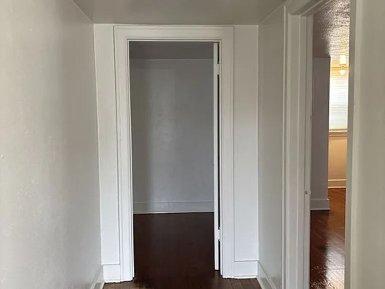 595 E Washington St — Photo 21