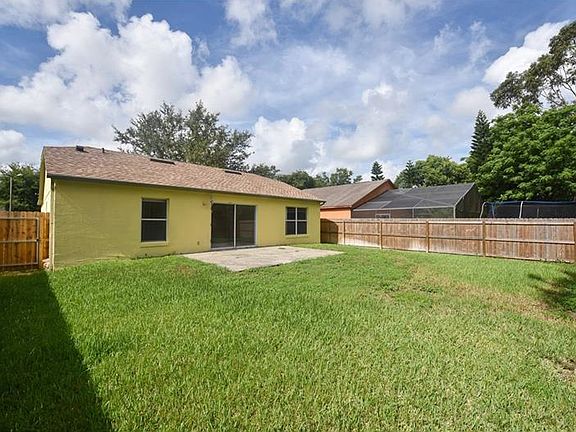 3rd image of 17133 Woodcrest Way