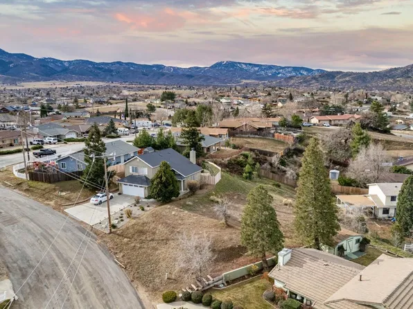 22521 Shine Ct, Tehachapi, CA 93561