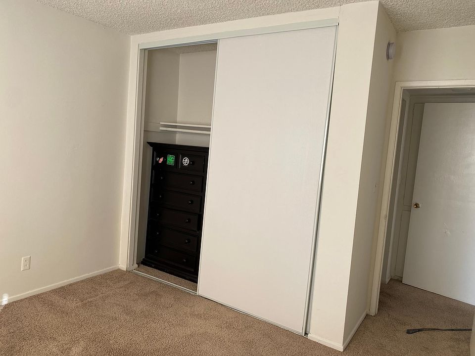 1st image of 22515 Del Valle St #3