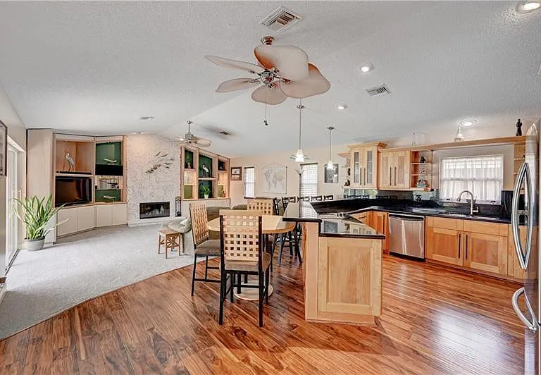 5088 NW 100th Ter — Photo 30
