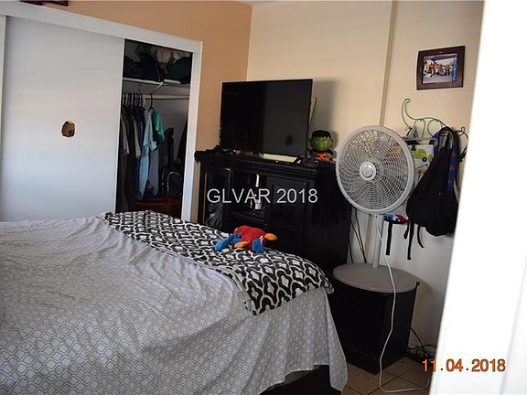 4th image of 2929 Elm Ave APT 4