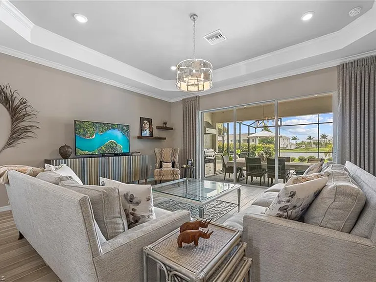 5994 Berwick Ln — Photo 5