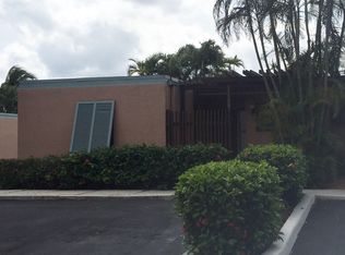11100 S Lakeview Dr, Pembroke Pines, FL 33026