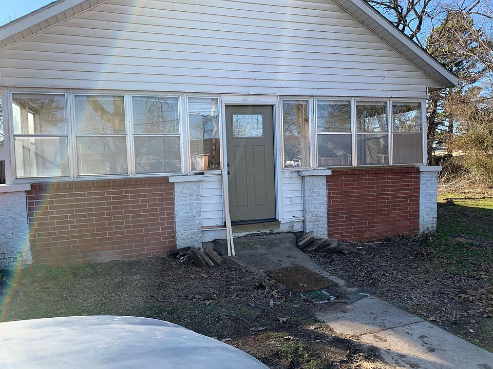 1st image of 311 N Center St