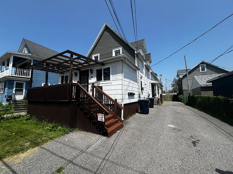 96 Arnold Pl #3 — Photo 2