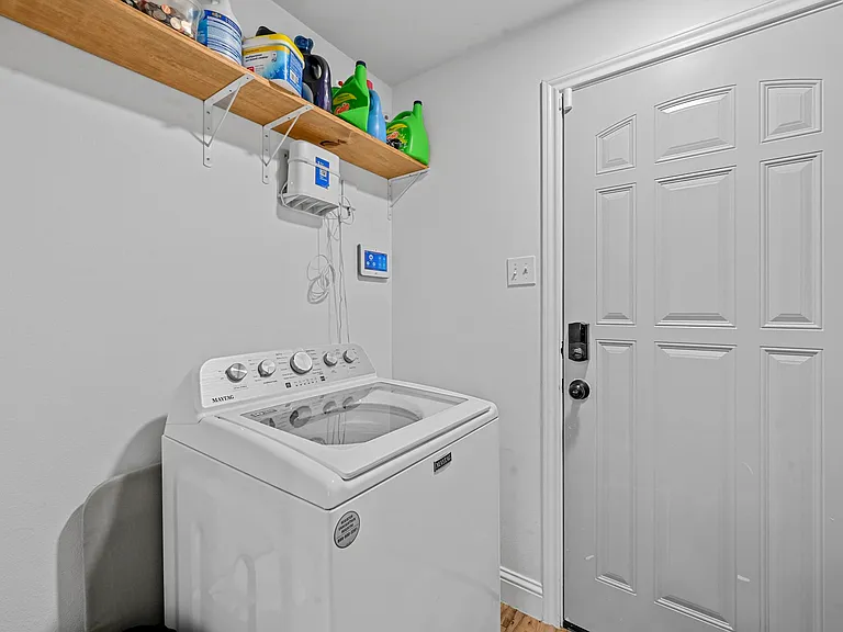 9806 Parkford Dr — Photo 15