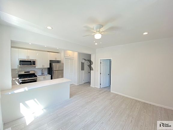 3rd image of 762 Franklin Ave #1RB