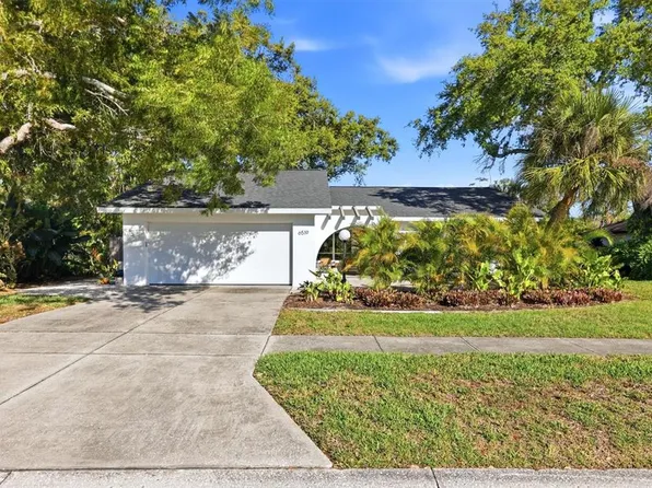 6519 Waterford Cir, Sarasota, FL 34238