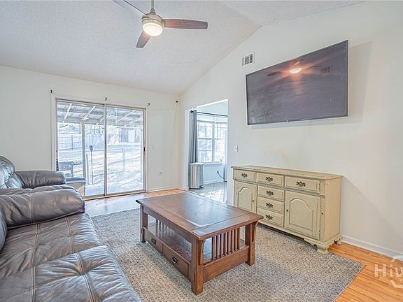 5th image of 213 Doe Circle