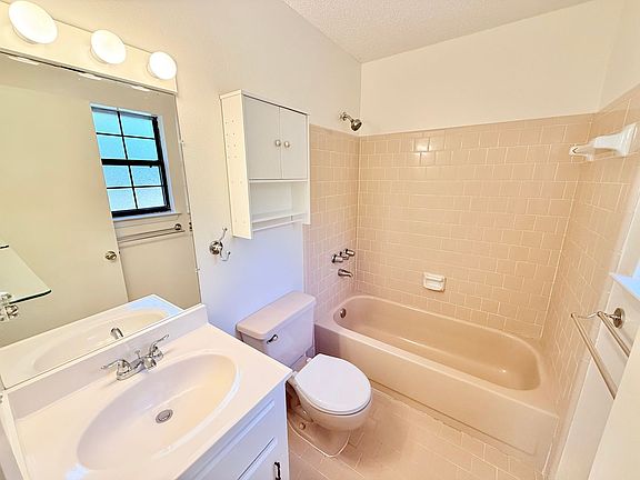 5th image of 5805 Loring Dr
