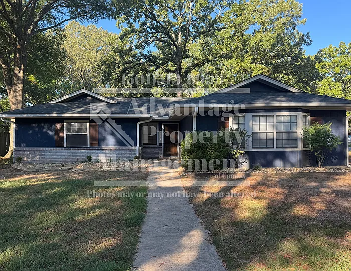5 bed, 3.0 bath, 2423 sqft, $2,950 — Photo 1