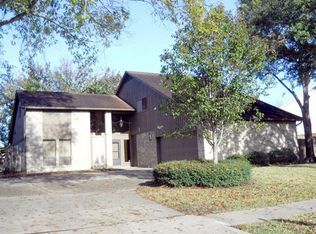 1123 Trowbridge Dr, Houston, TX 77062