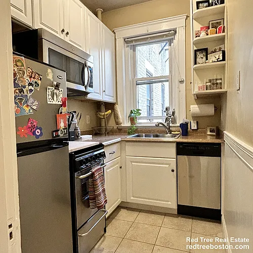 1572 Commonwealth Ave Photo 1