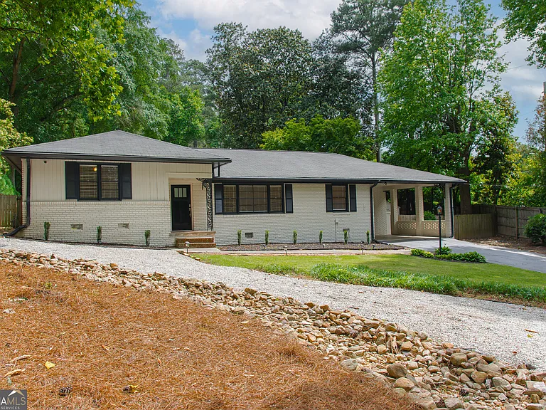 4090 Land O Lakes Dr NE — Photo 7