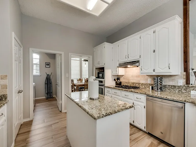 4618 Lakepointe Ave — Photo 14