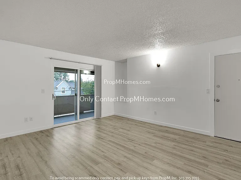 714 9th St — Photo 3