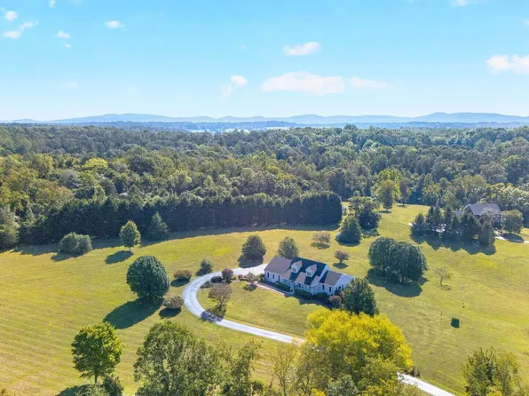 100 Graemont Ln, Earlysville, VA 22936