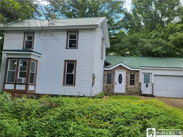 40 West St, Cattaraugus, NY 14719