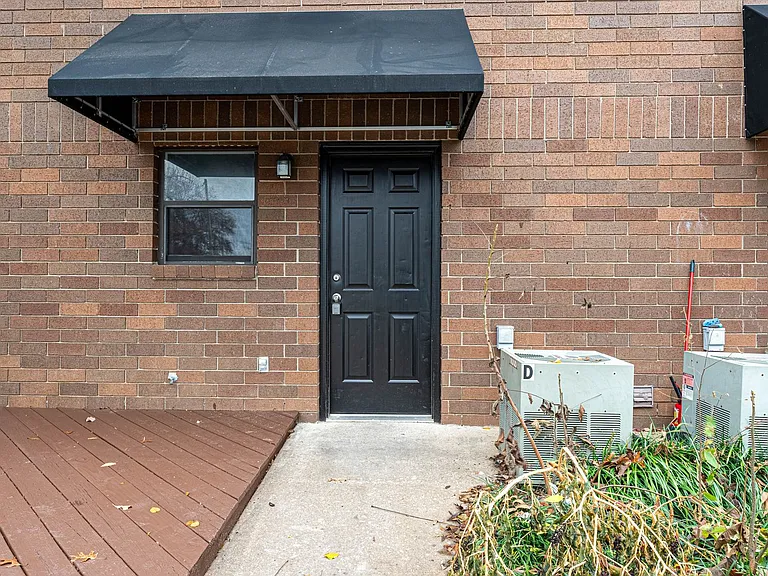 250 N Madison St #C — Photo 22