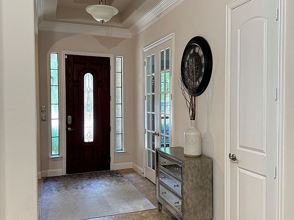 3rd image of 303 Dorset Ct