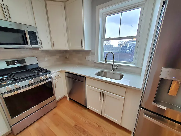 21 Shepard St — Photo 5