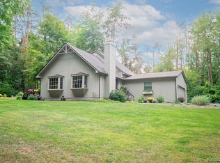 9256 Pine Hill Trl, Fenton, MI 48430